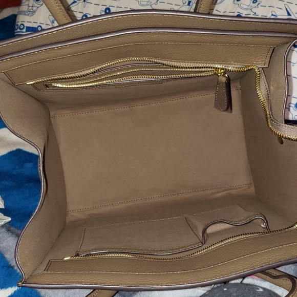 SOLD ❗❗❗Ainifeel smile large handbag - Picture 4 of 5